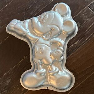 Wilton Silver Mickey Mouse Character Cake Pan